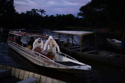 Las comunidades amazónicas son de las más golpeadas por la pandemia de coronavirus por sus bajas defensas a las infecciones