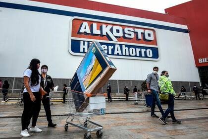 Los colombianos aprovecharon el primer dia sin IVA para realizar compras