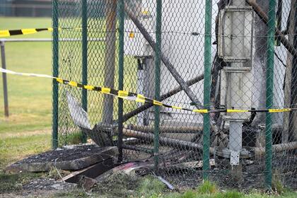 Coronavirus: una torre de 5G incendiada en Peltheide, Bélgica; una teoría conspirativa que indica que las antenas podrían provocar la enfermedad y varios fanáticos comenzaron a destruirlas