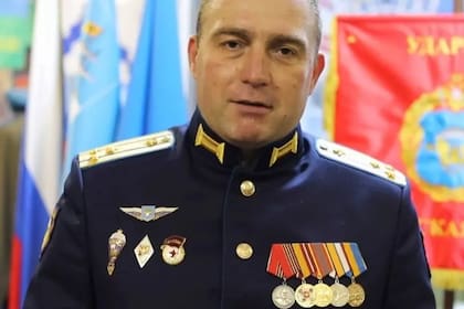 Coronel Sergei Sukharev, comandante del Regimiento 331, quien también murió en Ucrania