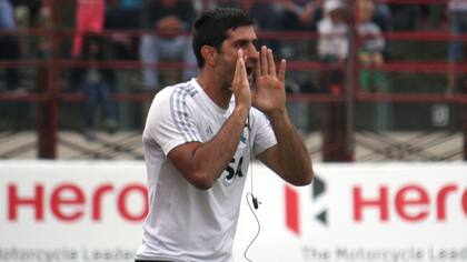 Corradini dejó de ser el entrenador de las Leoncitas