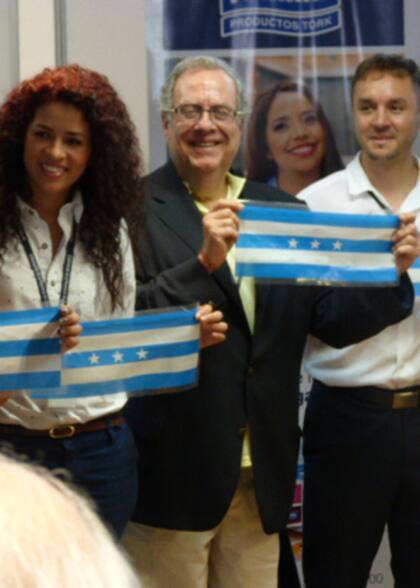 Corte de cintas con la representante del Gobernador de Guayas