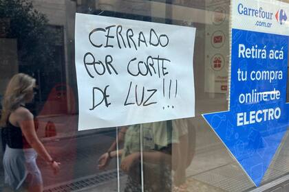 Corte de luz en la zona de la Plaza San Martín