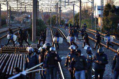 Corte de vías del ferrocarril Roca