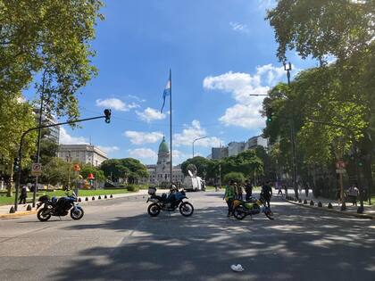 Corte en Avenida de Mayo y Sáenz Peña