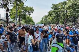 Caos de tránsito por un importante corte de tránsito en la 9 de Julio a 20 años del estallido de 2001