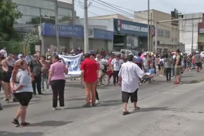 Corte en la ruta 3 en Isidro Casanova