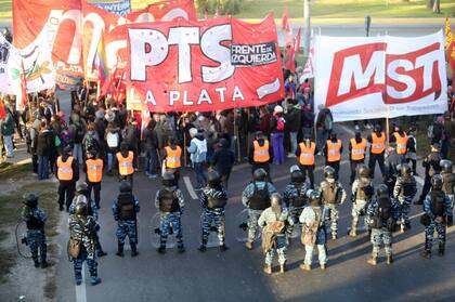 Corte en los accesos a la ciudad de La Plata cerrado