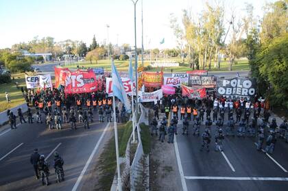 Corte en los accesos a la ciudad de La Plata cerrado