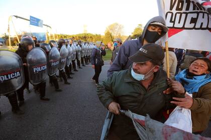 Corte total en el acceso a la ciudad de Mar del Plata, llevado a cabo por organizaciones de izquierda