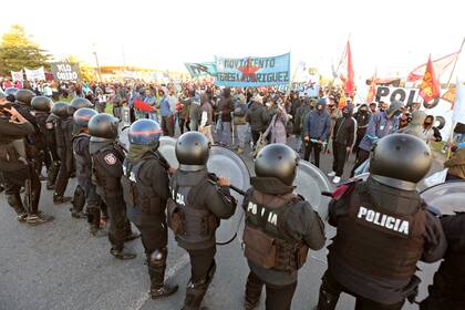 Corte total en el acceso a la ciudad de Mar del Plata, llevado a cabo por organizaciones de izquierda