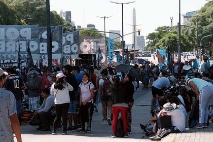 Cortes de organizaciones sociales en la avenida 9 de Julio que provocó caos de tránsito
