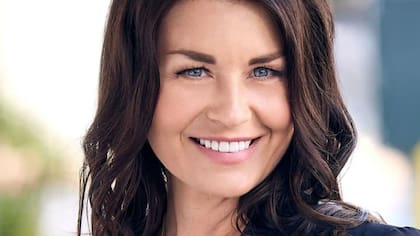 Cortney Warren, psicóloga de Harvard, destaca la importancia de las palabras en la construcción de una autoestima sólida