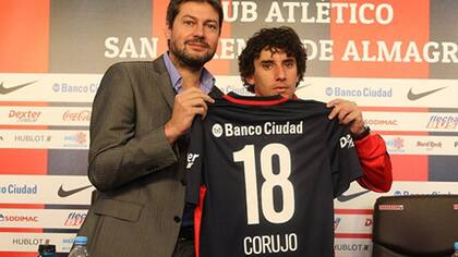 Corujo fue presentado como nuevo jugador del Ciclón