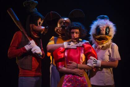 Cosas pesadas caen, el registro de la obra que apenas puedo hacer cuatro funciones en la "vieja" normalidad