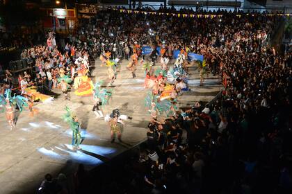 Con peñas. fogones y celebraciones populares, el espíritu foclórico del festival de Cosquín se alimenta todo el año