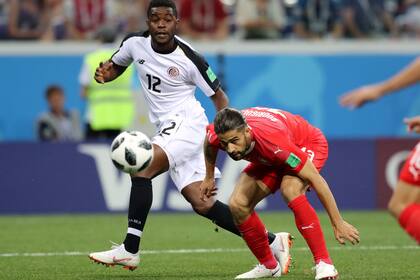 Suiza y Costa Rica no se sacaron ventajas, pero entregaron en un partido de cuatro goles: el 2-2 puso a los europeos en los octavos de final