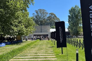 Chill out en la bodega y almuerzos secretos para hablar del “volantazo” que promete el Gobierno