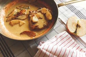 Costillitas de cerdo al curry con manzanas