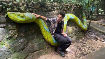 Cota Hiriart también conduce el pódcast de ciencia Masaje cerebral