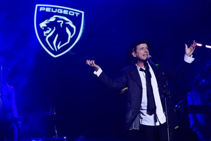 Coti fue el encargado de abrir el escenario.