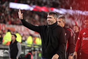 Coudet habló sobre las lesiones de Acuña y Montiel y anticipó el cruce con Rosario Central