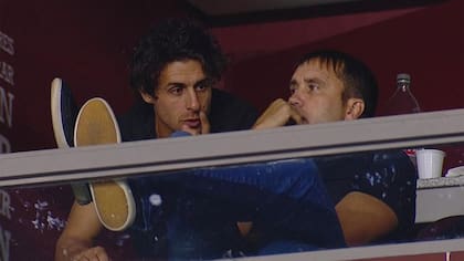 Coudet y Aimar, hace días mirando a Defensa y Justicia en la Copa Sudamericana; Sampaoli quiere que el payaso se sume a su cuerpo técnico