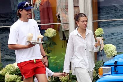 Millie Bobby Brown y Jacob Bongiovi salieron a pasear por los Hamptons después anunciar sus planes de casamiento