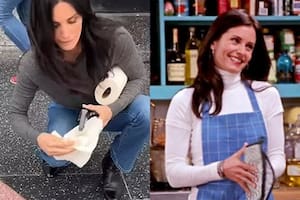 Courteney Cox se ‘convirtió’ en su personaje de Friends para limpiar el Paseo de la Fama