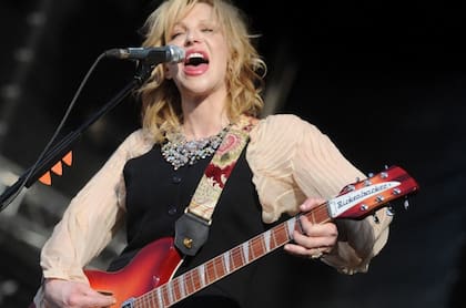 Courtney, a la defensiva