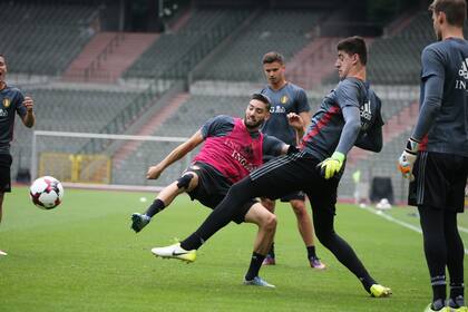 Courtois y Carrasco, durante una práctica de la selección de Bélgica