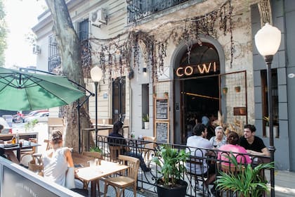 Cowi es la unión de dos placeres, el café y el vino. 