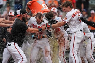 Cowser conecta su segundo jonrón decisivo en dos días; Orioles vencen 9-7 a Rays en 13 innings
