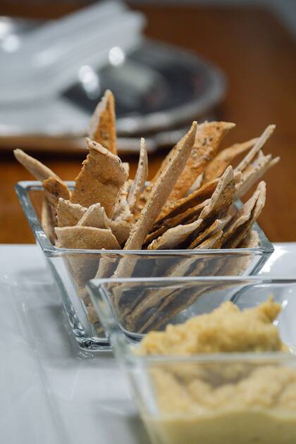 Crackers de semillas de girasol, ideales para combinar con hummus