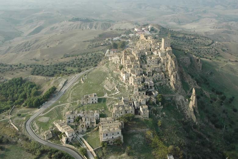 CRACO ITALIA pueblo medieval fantasma CRACO ITALIA pueblo medieval fantasma
