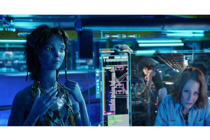 Creada mediante capturas de movimiento, la joven Kiri (Sigourney Weaver) es la hija adoptiva de Jake y Neytiri