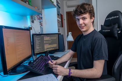 Crece el interés por carreras como Ingeniería en Informática, la elegida por Tomás