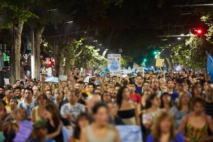 Crece la presión social y política para derogar la polémica ley en Mendoza