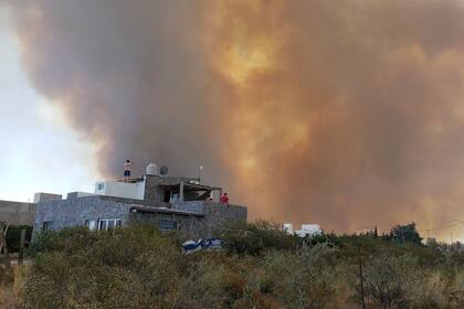 Los turistas de La Grutas, en vilo de jueves a domingo pasados por el incendio que afectó 20.000 hectáreas