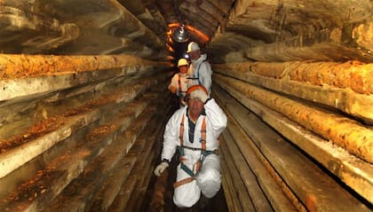 Creen que la obra sirvió para llevar cables de la Italo Argentina hasta la Isla Maciel