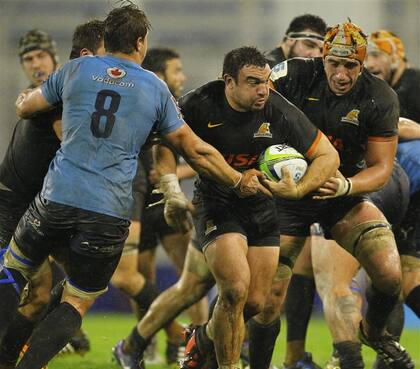 Creevy lidera la embestida del pack de Jaguares, secundado por Lavanini