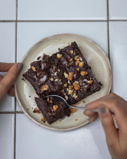 Cremoso, chocolatoso y lleno de sabor: así es el brownie vegano de Fauna.