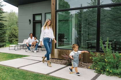 “Creo que hay una línea del feminismo valiosa y muy necesaria, aunque no me siento identificada con ciertas olas más contemporáneas”, confiesa.