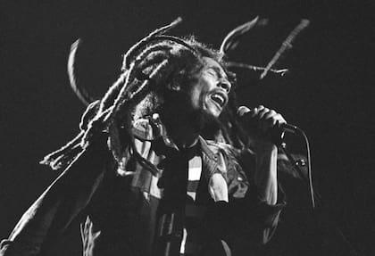 "Creo que Marley fue la señal de redención para el movimiento. No importa a dónde vayas, siempre te estarán esperando letras de reggae", le dijo a BBC Mundo el profesor Erskine