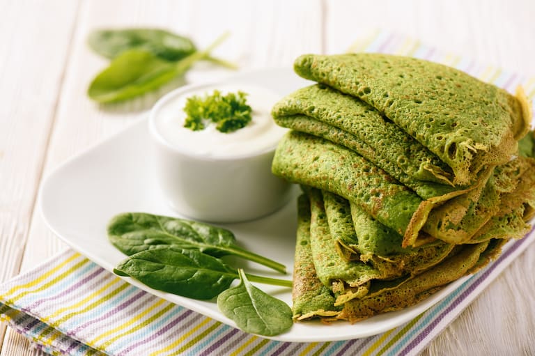 Spinach,Green,Pancakes,(crepes),With,Sour,Cream.