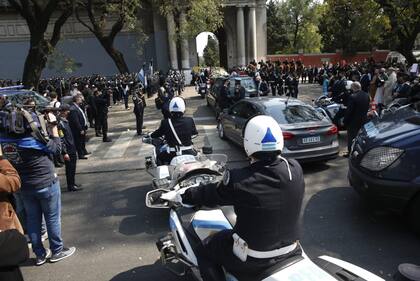 Crimen del policía en Palermo: inhuman en el cementerio de Chacarita los restos de Juan Pablo Roldán