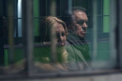 Cecilia Roth y Miguel Ángel Solá protagonizan "Crímenes de familia", película por la que el actor estuvo nominado a los Premios Platino