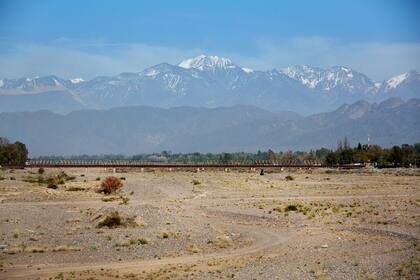 Desde hace más de una década, la provincia del oeste argentino enfrenta una profunda crisis hídrica.