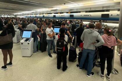 Crisis por vuelos demorados y cancelados en los aeropuertos de Estados Unidos