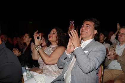 Cristian Castro y Sebastián Yatra fueron a ver a Susana Giménez al teatro